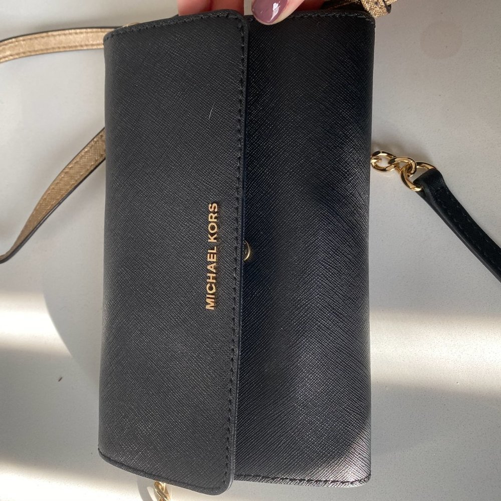 Michael Kors Jet Set Travel Cluth